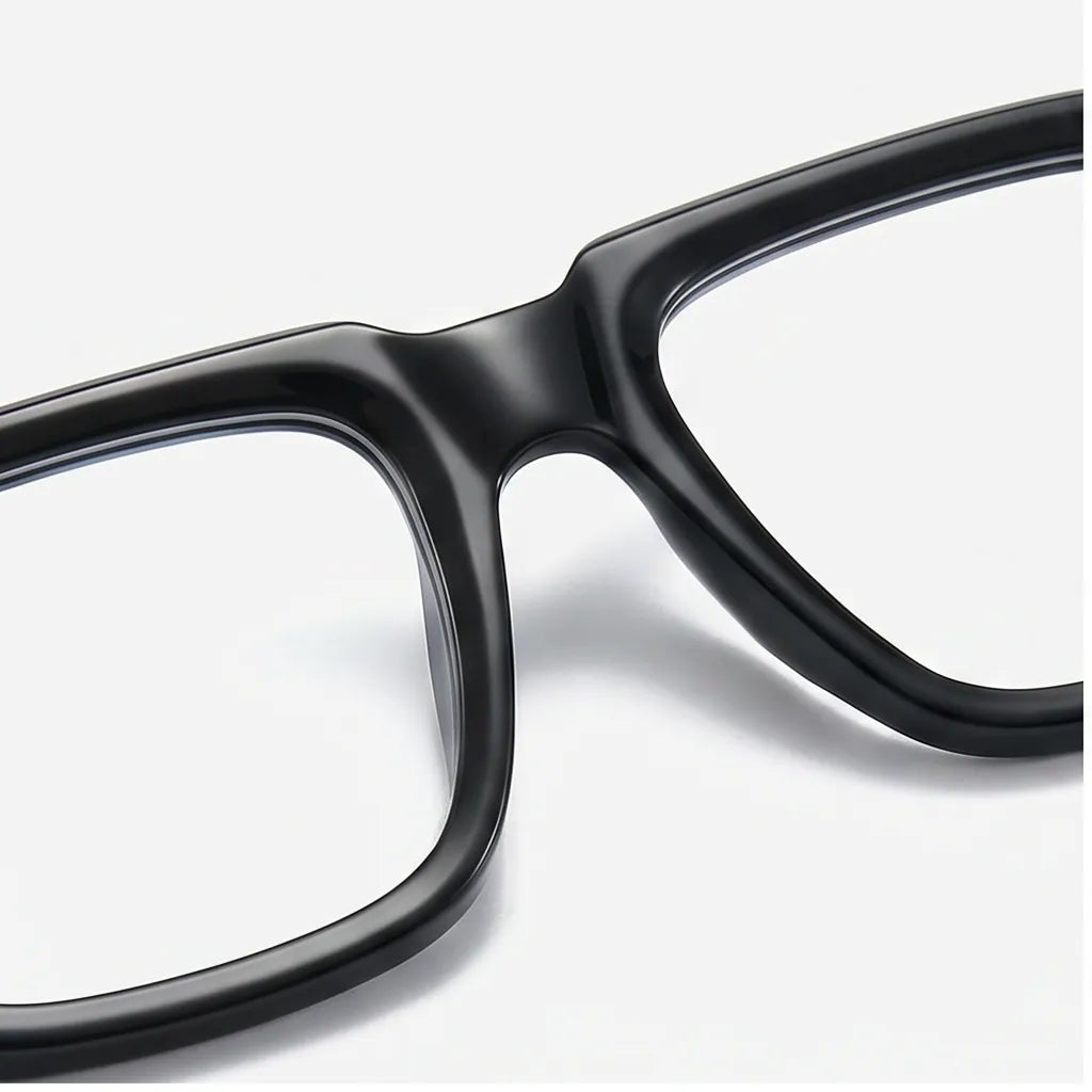 VYRA - Transparent Black